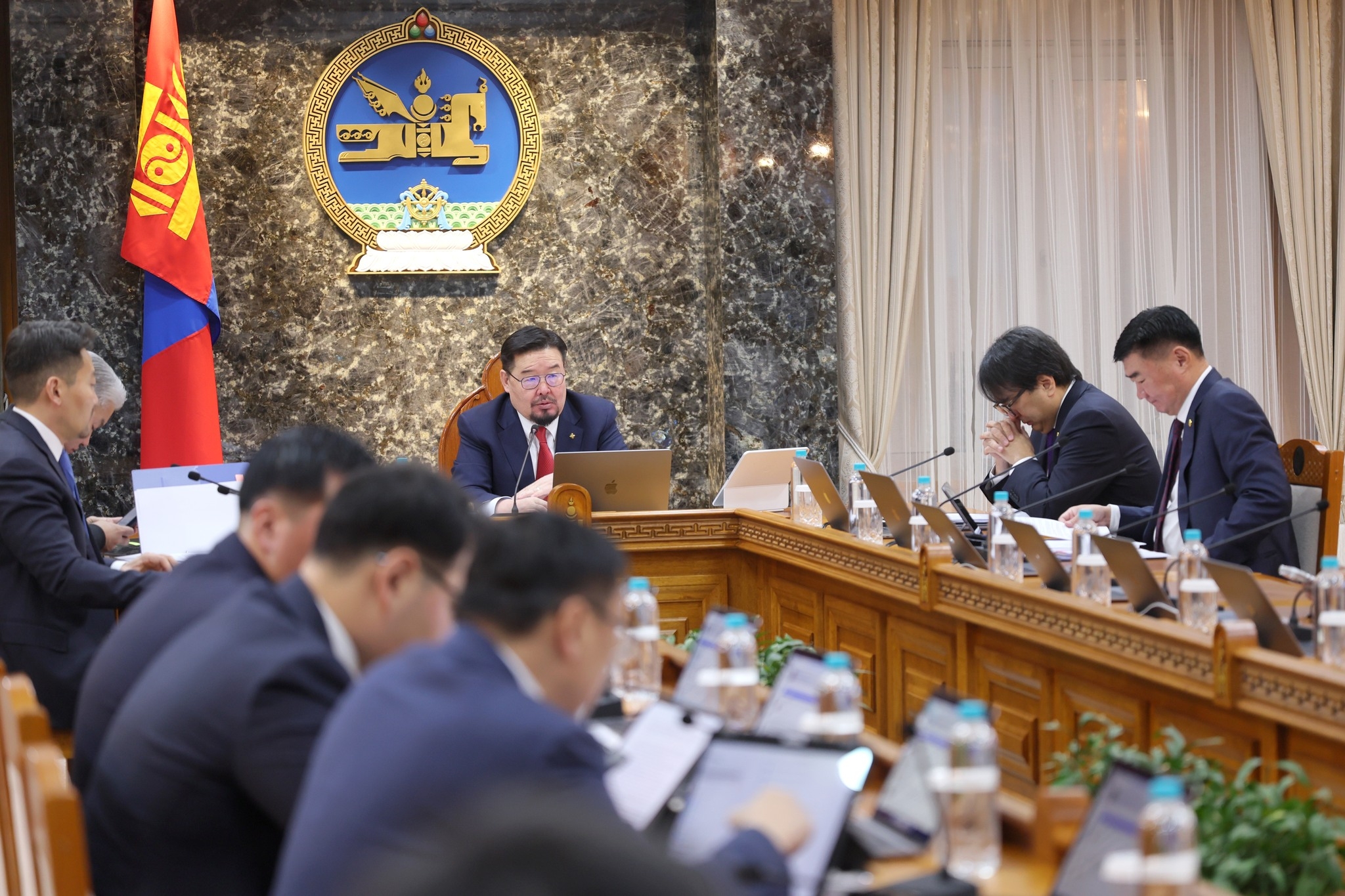 Салбараа хариуцаж ажиллах дэд сайд нарыг томилно