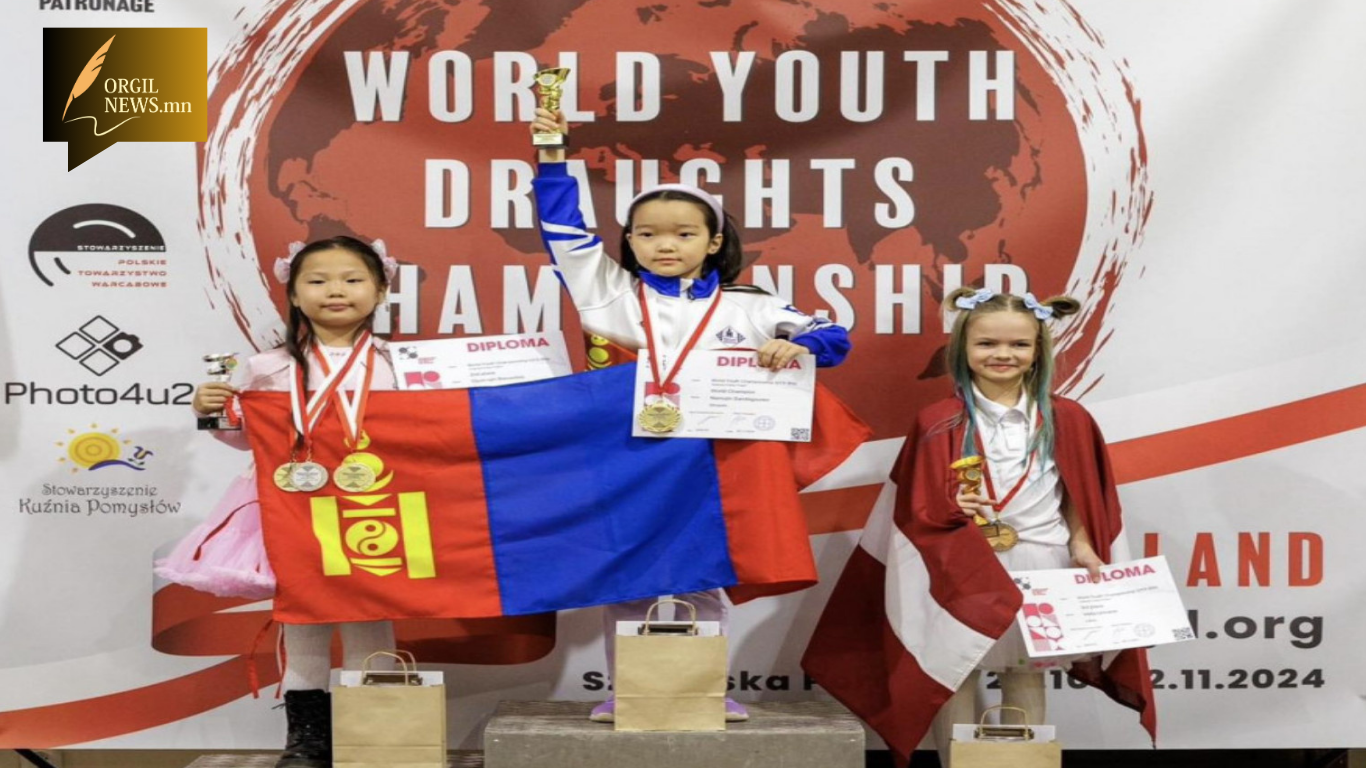 Зуун буудалт даамын дэлхийн аварга баг, тамирчид эх орондоо ирлээ