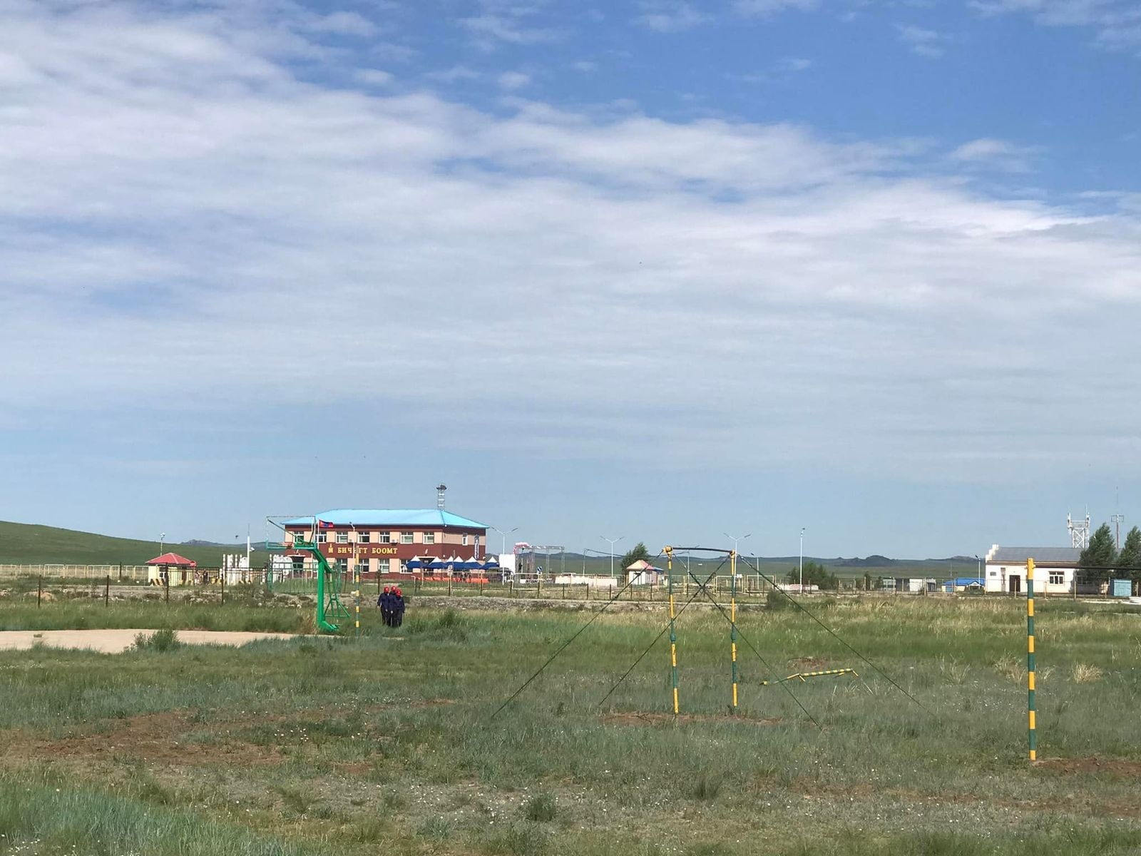 Монгол, Хятадын хилийн Бичигт-Зүүнхатавч авто замын боомтоор ачаа тээвэрлэлт хийгдэж эхэллээ