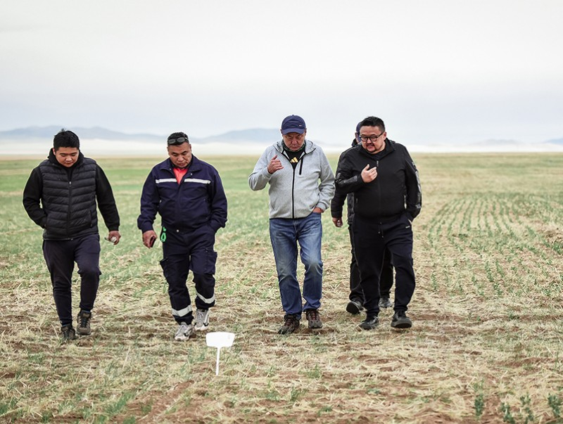 З.Мэндсайхан : Хэнтий аймагт тариалалтын шинэ технологи амжилттай туршигдаж байна