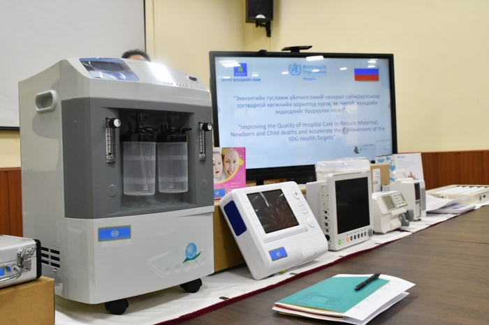12 нэр төрлийн 268.5 сая төгрөгний үнэ бүхий эмнэлгийн хэрэгсэл, тоног төхөөрөмжийг хүлээлгэн өглөө