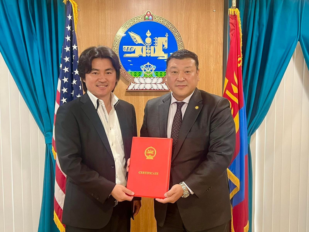 Холливудын жүжигчин АНУ дахь Монгол Улсын Соёлын элч боллоо