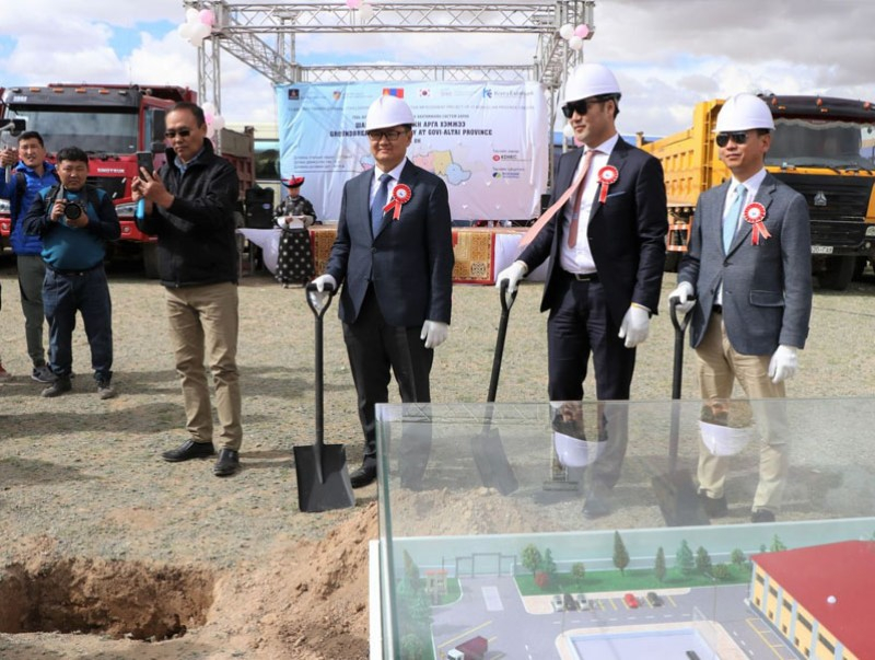 Эрчим хүчний сайд Н.Тавинбэх баруун аймгуудад ажиллалаа