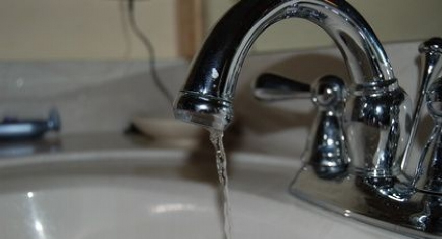 Яармаг орчмын айл өрхийн хэрэглээний усыг хэсэгчлэн хязгаарлаж, бохир усны шугам хоолойг цэвэрлэнэ