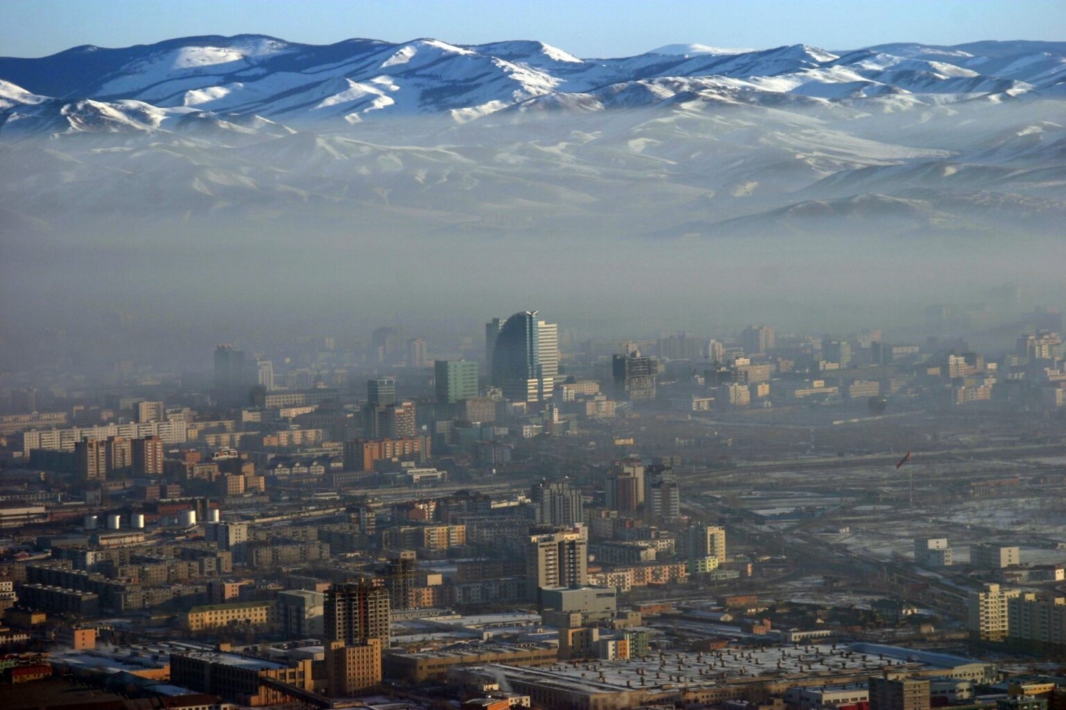 Уушгины гүнд хүрч, цусанд шингэдэг хамгийн аюултай агаар бохирдуулагч PM2.5 тоосонцор 7.4 хувиар багасжээ