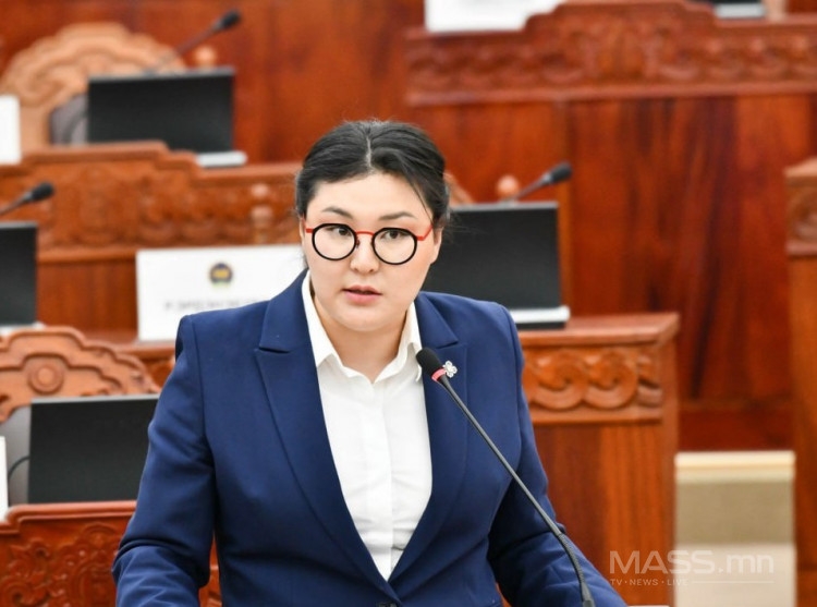 “Манай хууль хяналтынхан намайг ямар зорилгоор юунд хутгах гээд байгааг би ер нь ойлгохоо болилоо.”  УИХ-ын гишүүн Э.Болормаа